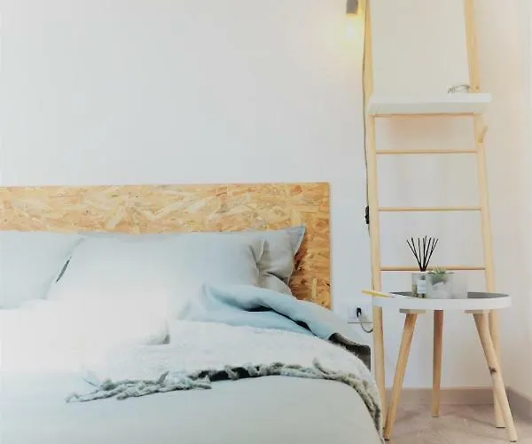 La Casa Di Ringhiera * Alba (Piedmont)