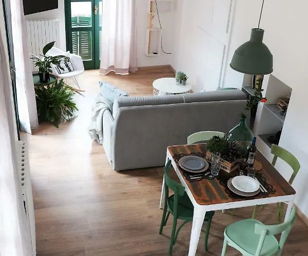 La Casa Di Ringhiera * Alba (Piedmont)