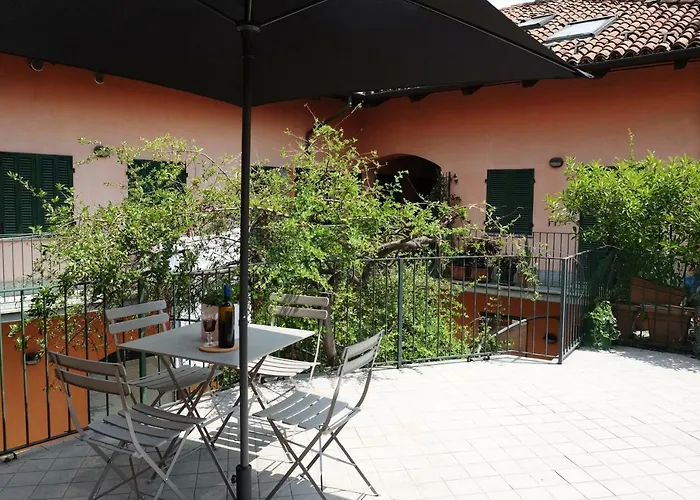 La Casa Di Ringhiera Alba (Piedmont)